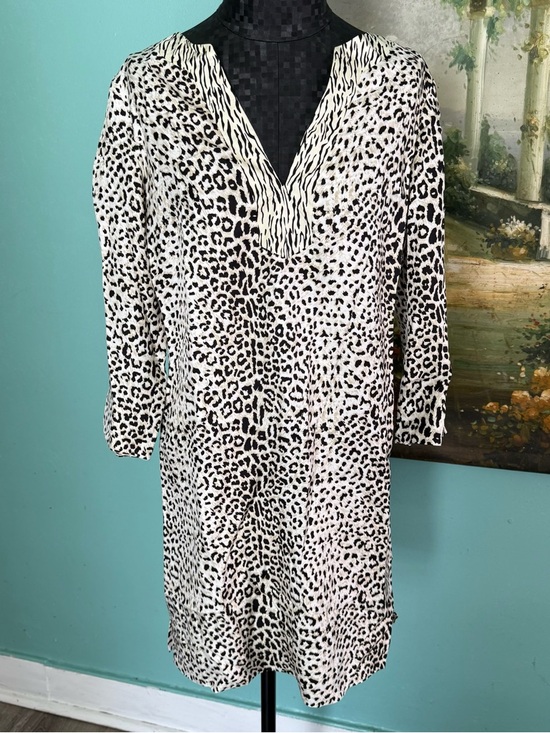 J. McLaughlin Dresses & Skirts - J.McLaughlin Silk Dress